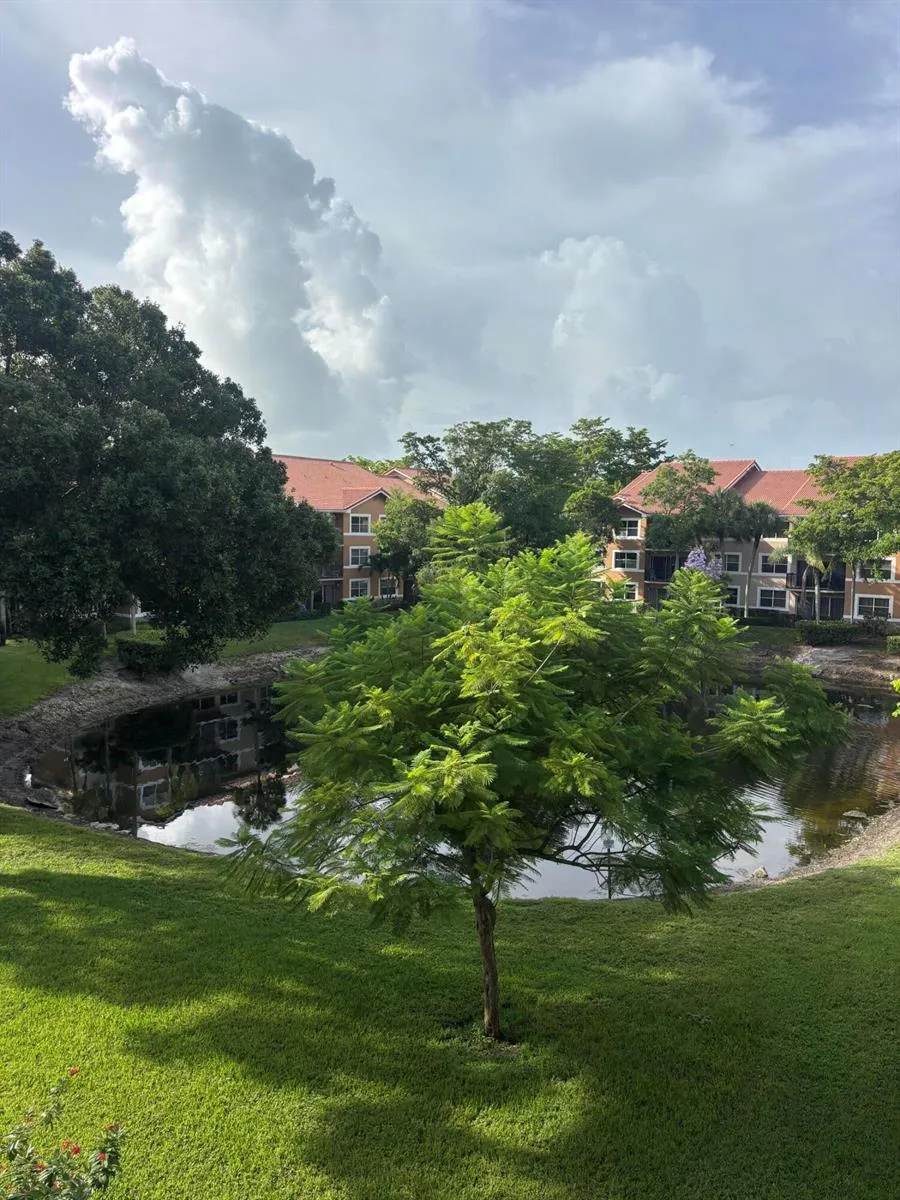 8761 WILES ROAD #304 Coral Springs, FL 33067