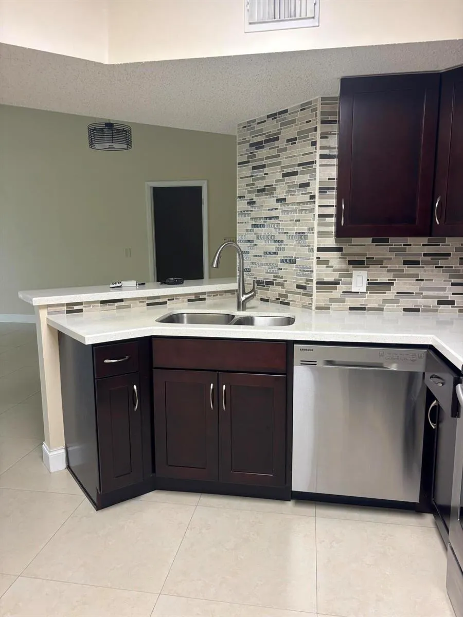 8761 WILES ROAD #304 Coral Springs, FL 33067