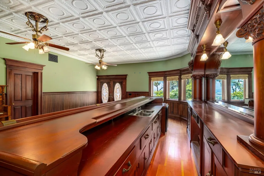 1910 Ridgeview Lane St. Helena, CA 94574