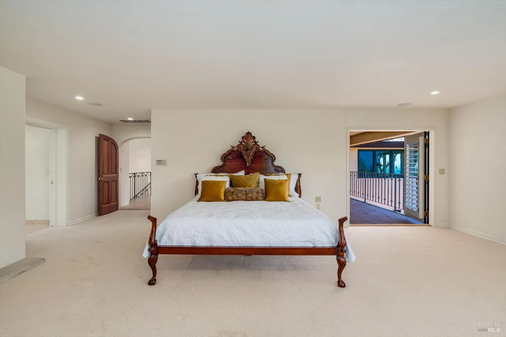 1910 Ridgeview Lane St. Helena, CA 94574