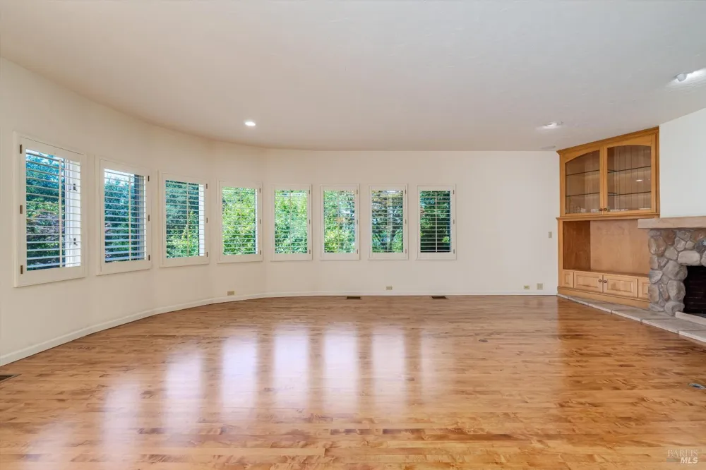 1910 Ridgeview Lane St. Helena, CA 94574