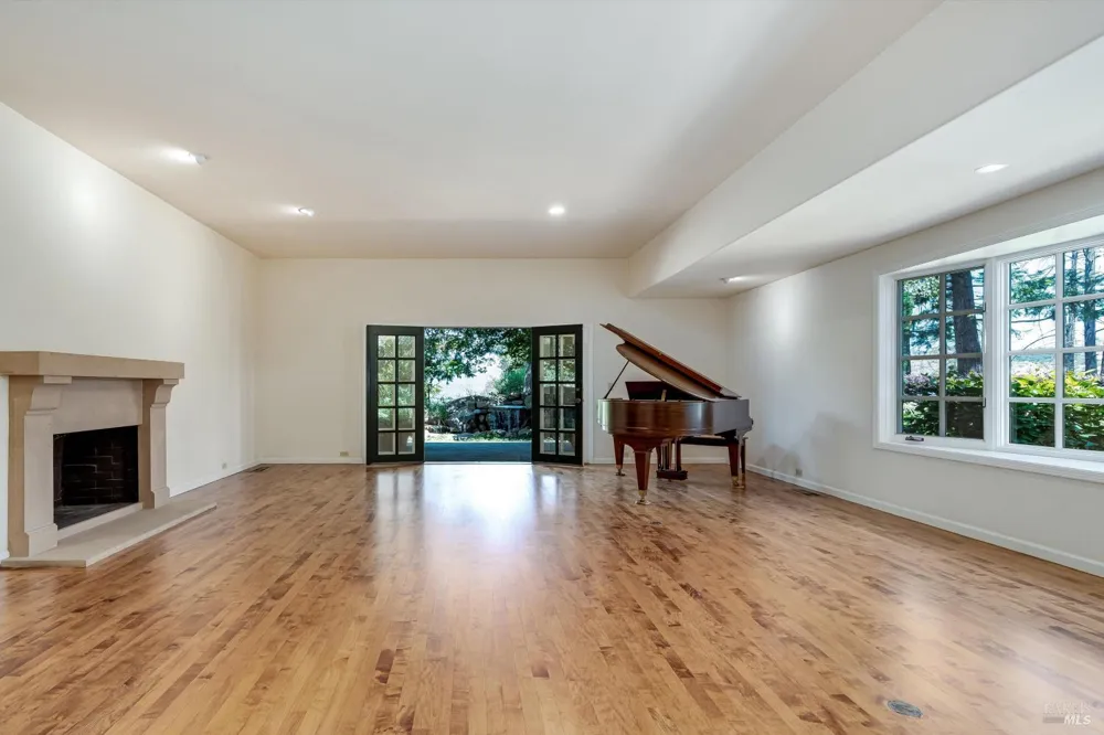 1910 Ridgeview Lane St. Helena, CA 94574