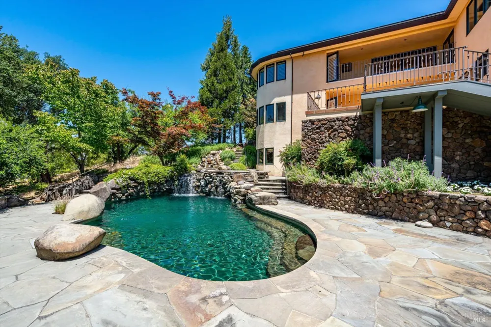 1910 Ridgeview Lane St. Helena, CA 94574