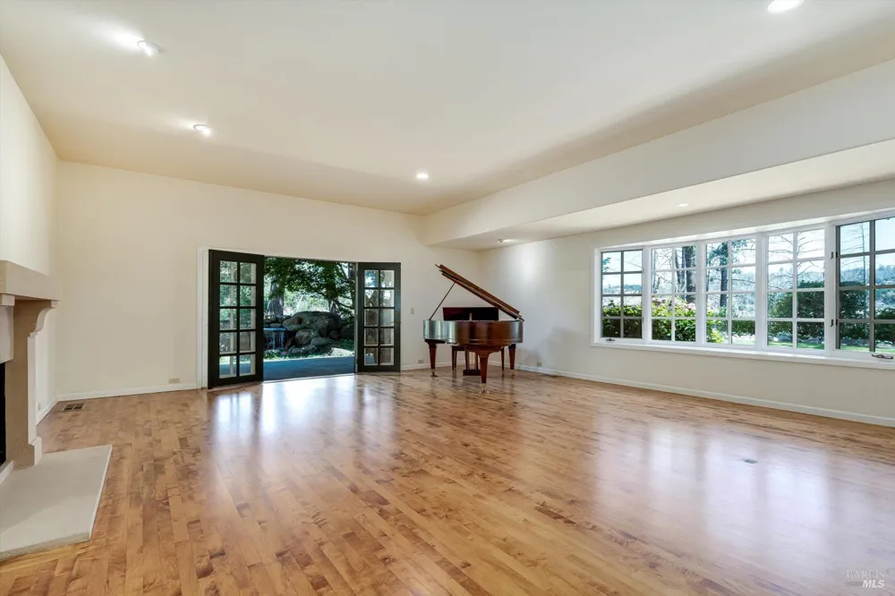 1910 Ridgeview Lane St. Helena, CA 94574