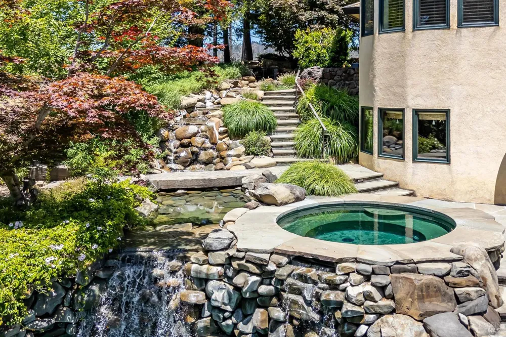 1910 Ridgeview Lane St. Helena, CA 94574