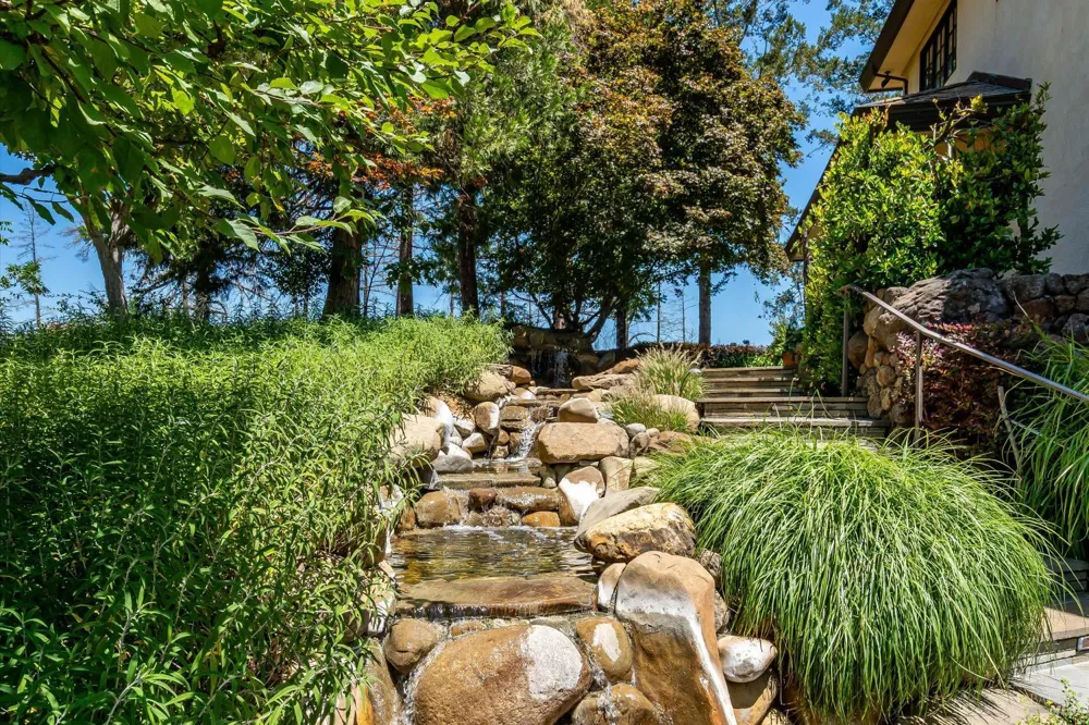 1910 Ridgeview Lane St. Helena, CA 94574