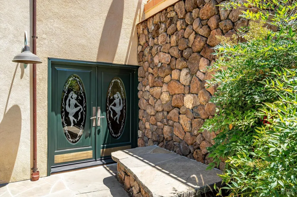 1910 Ridgeview Lane St. Helena, CA 94574