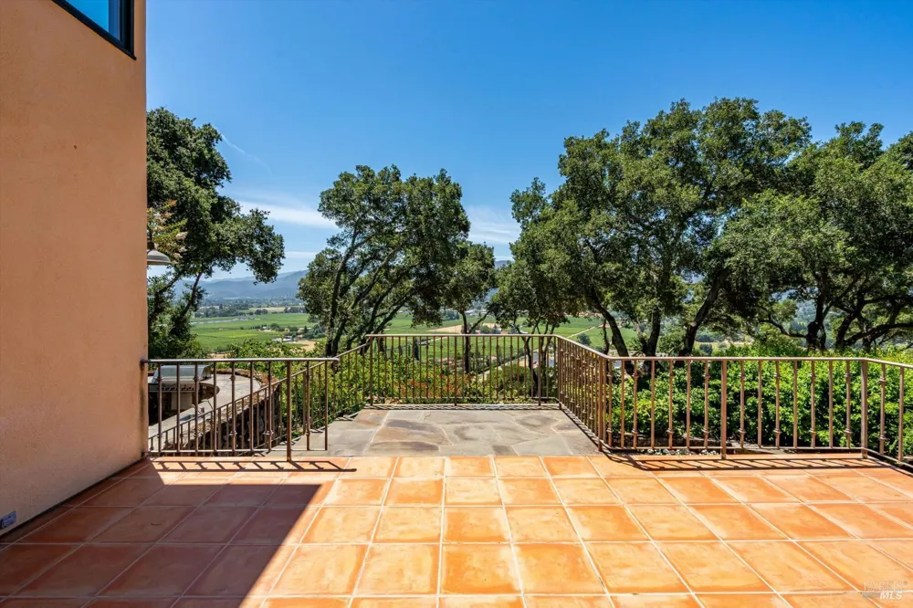 1910 Ridgeview Lane St. Helena, CA 94574