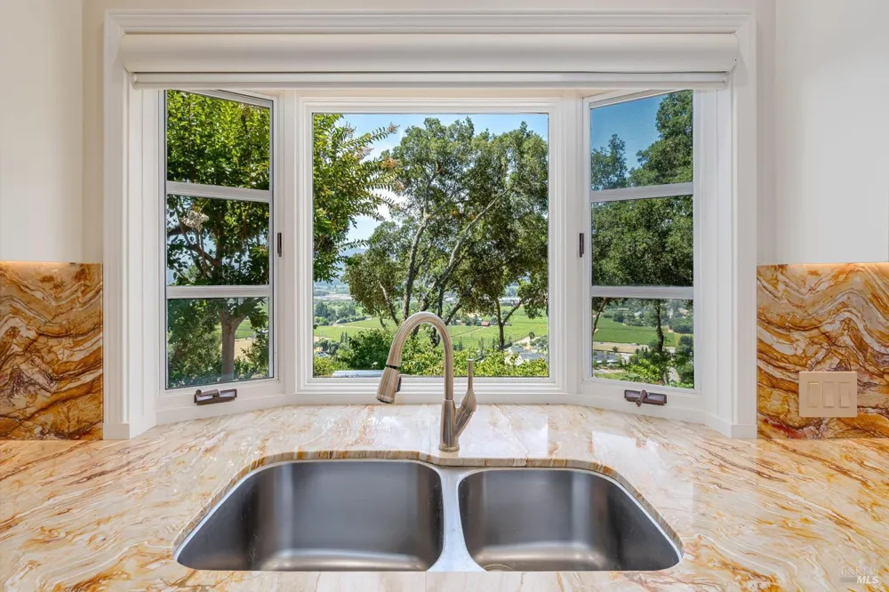 1910 Ridgeview Lane St. Helena, CA 94574