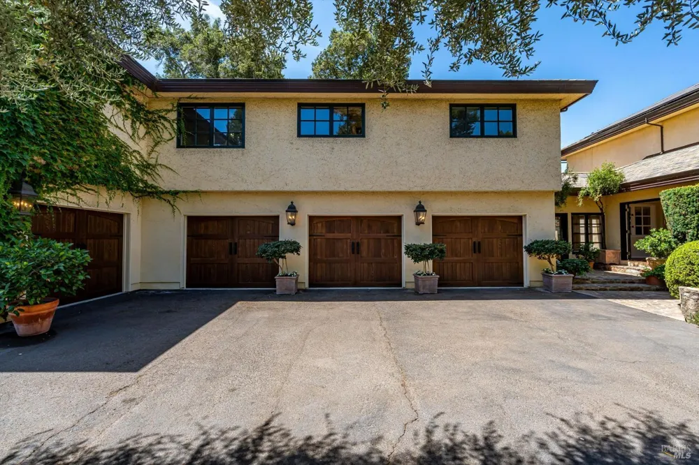 1910 Ridgeview Lane St. Helena, CA 94574
