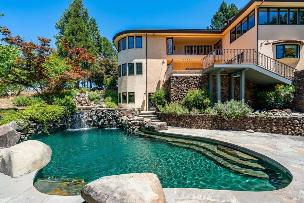 1910 Ridgeview Lane St. Helena, CA 94574