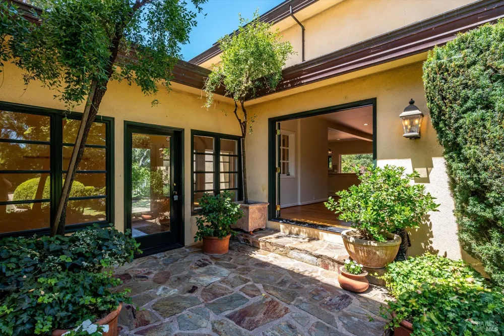 1910 Ridgeview Lane St. Helena, CA 94574