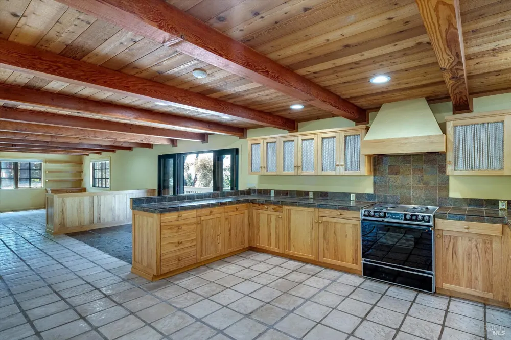1910 Ridgeview Lane St. Helena, CA 94574