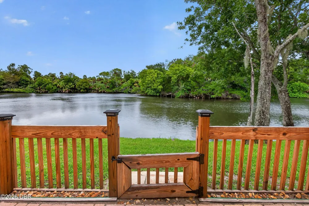 525 Lakebridge Drive Ormond Beach, FL 32174