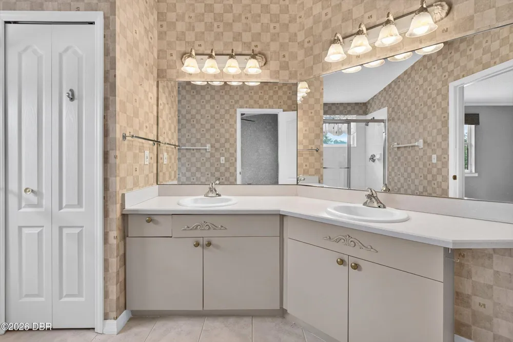 525 Lakebridge Drive Ormond Beach, FL 32174