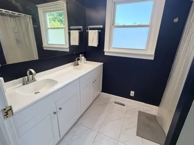504 Franklin Dr Paris, TN 38242