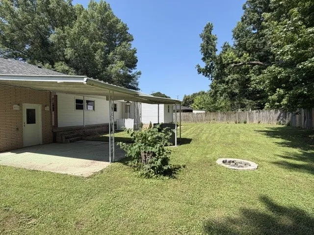 504 Franklin Dr Paris, TN 38242