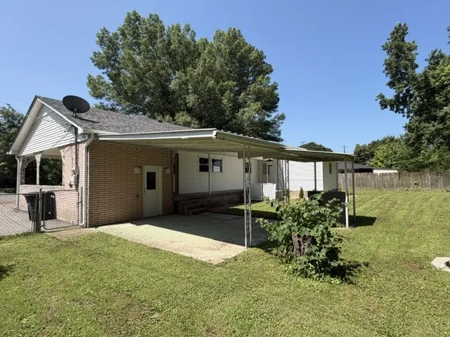 504 Franklin Dr Paris, TN 38242