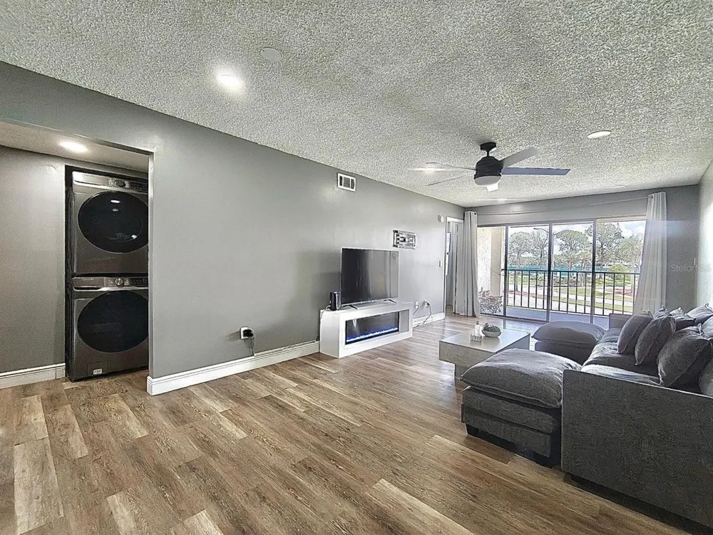 6062 WILLOWPOINTE CIRCLE #I 203 Orlando, FL 32822