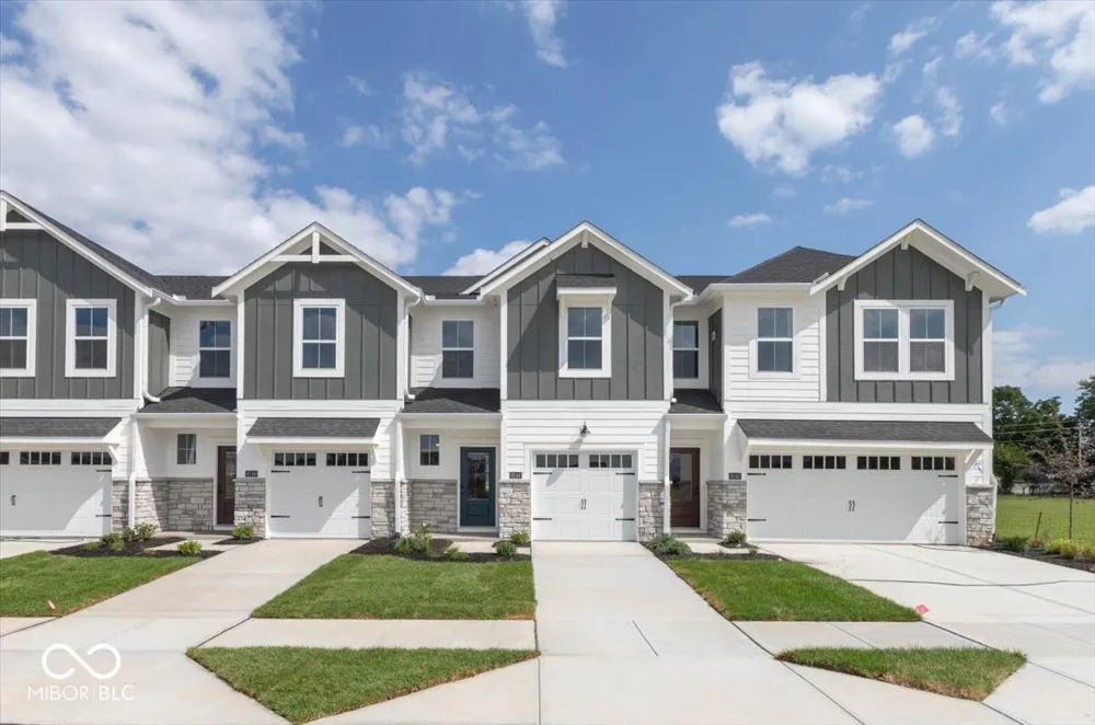 6144 Parsonage Place #330-403 McCordsville, IN 46055