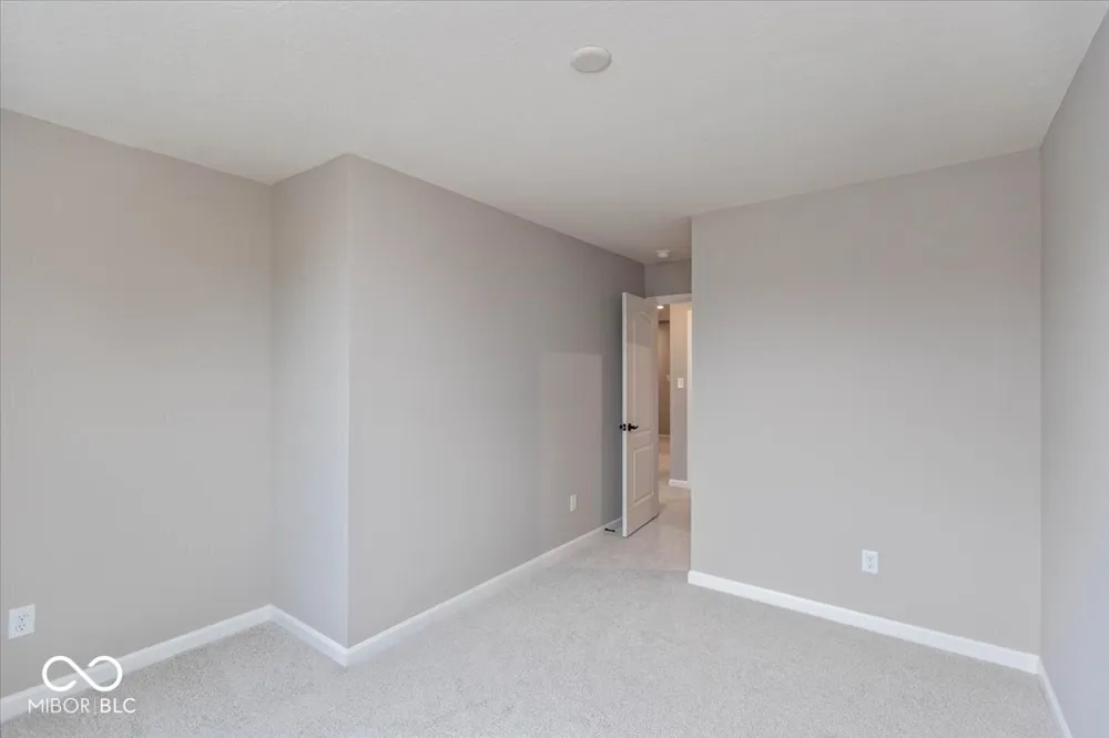 6144 Parsonage Place #330-403 McCordsville, IN 46055