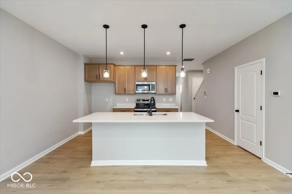 6144 Parsonage Place #330-403 McCordsville, IN 46055