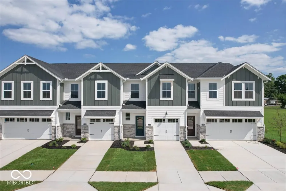 6144 Parsonage Place #330-403 McCordsville, IN 46055