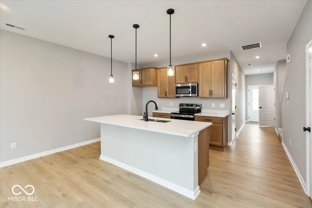 6144 Parsonage Place #330-403 McCordsville, IN 46055