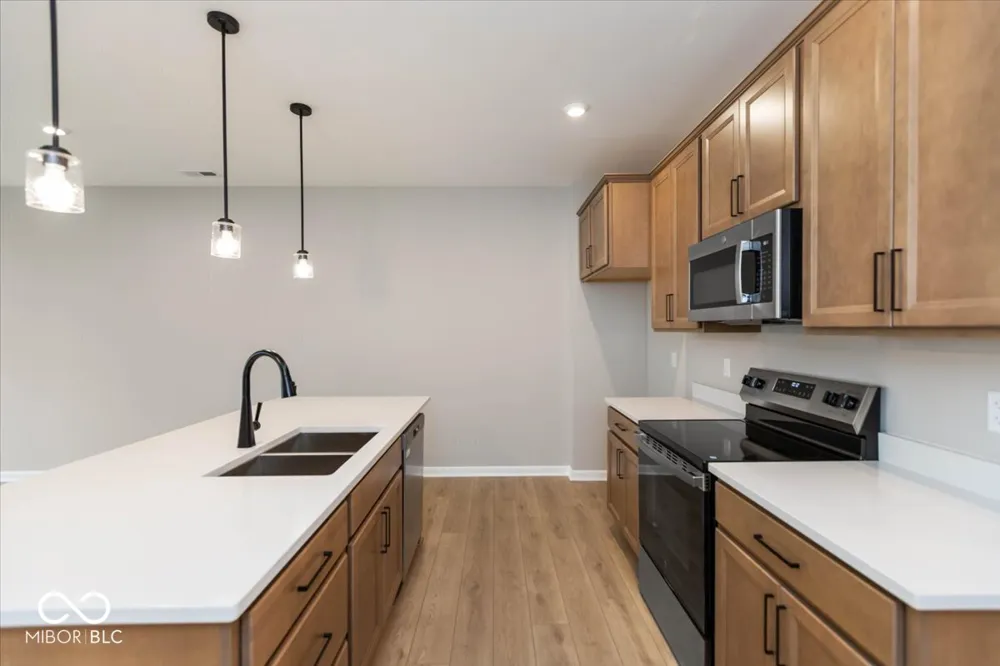 6144 Parsonage Place #330-403 McCordsville, IN 46055