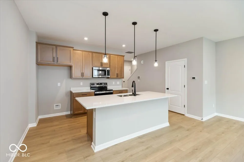 6144 Parsonage Place #330-403 McCordsville, IN 46055