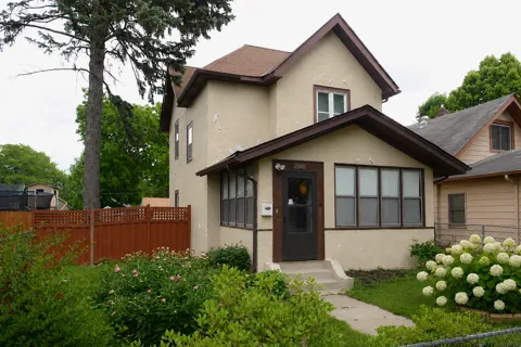 2910 Russell Avenue