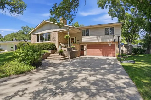 920 Meadow Lane