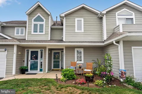 395 LAKESIDE DRIVE
