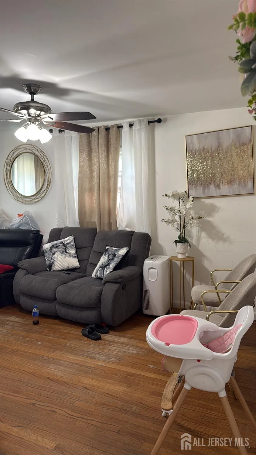 20 Suydam Avenue Edison, NJ 08817