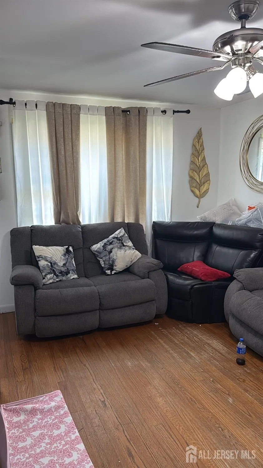 20 Suydam Avenue Edison, NJ 08817