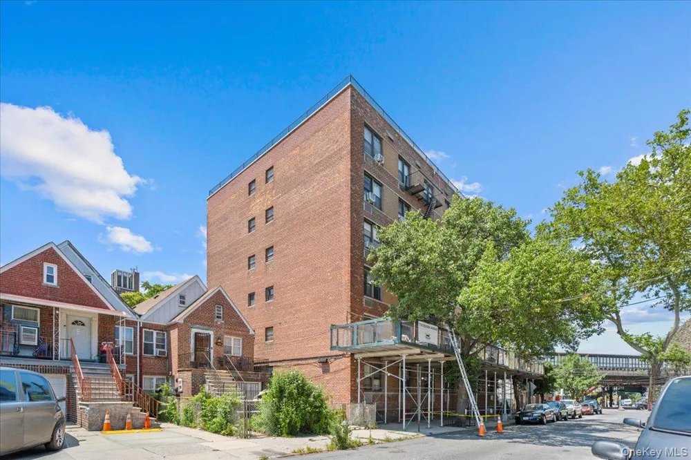 1725 Edison Avenue #5D Bronx, NY 10461