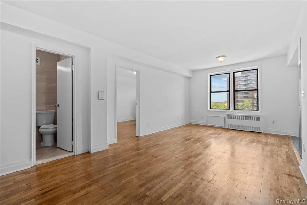 1725 Edison Avenue #5D Bronx, NY 10461