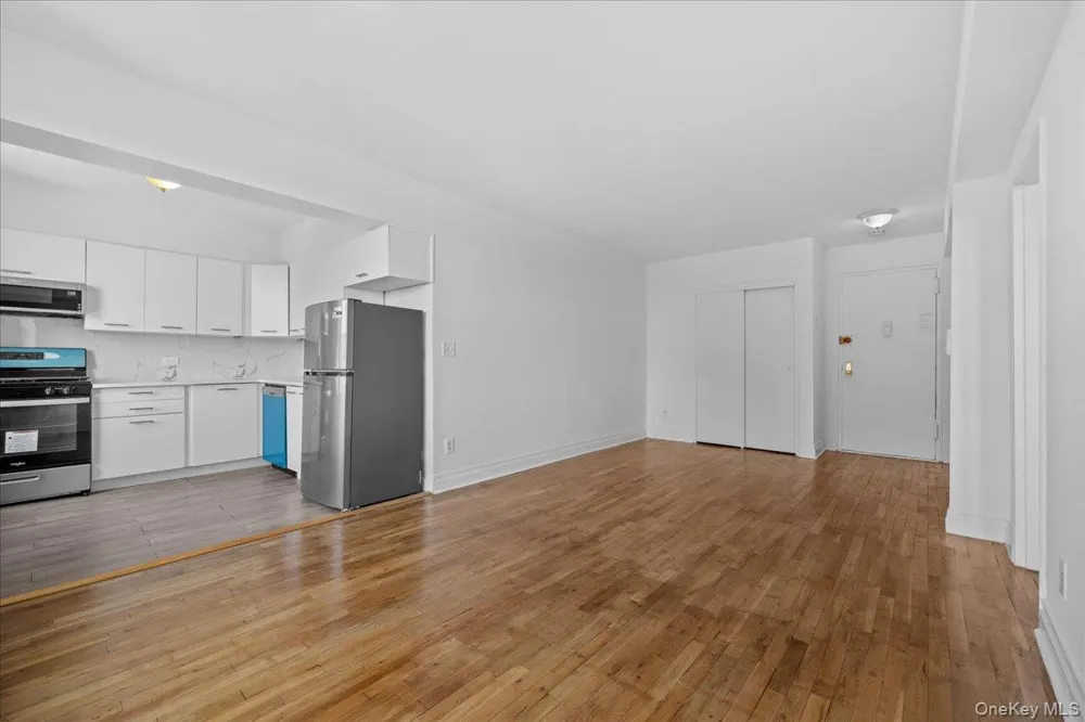 1725 Edison Avenue #5D Bronx, NY 10461