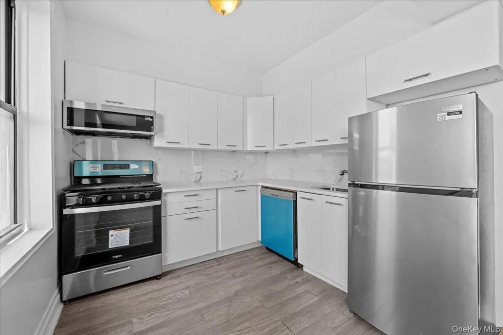 1725 Edison Avenue #5D Bronx, NY 10461