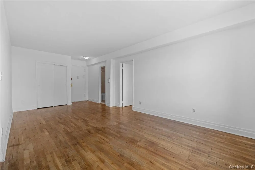 1725 Edison Avenue #5D Bronx, NY 10461