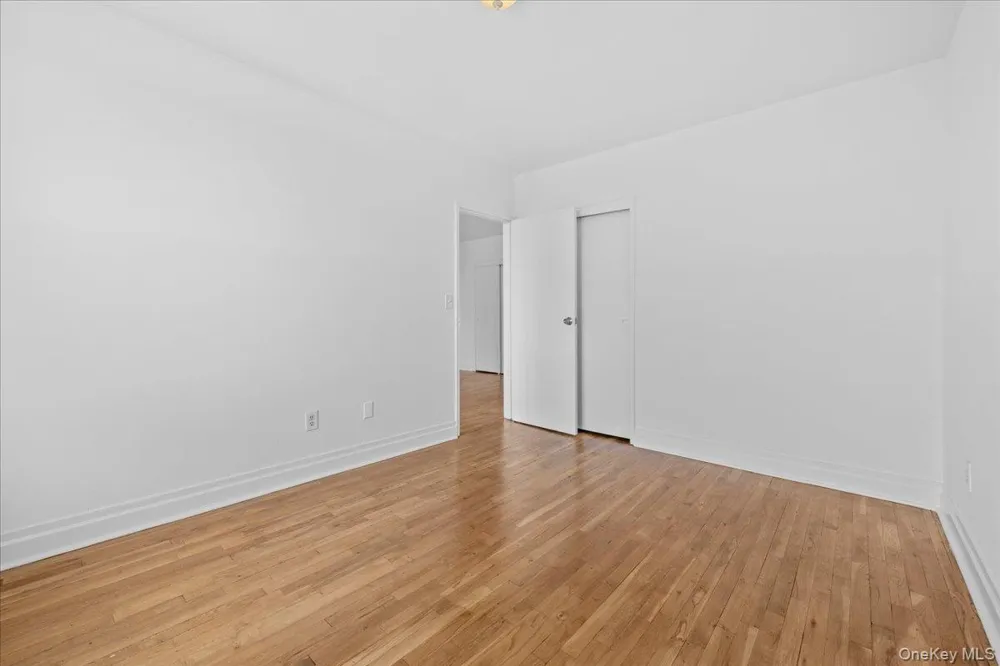1725 Edison Avenue #5D Bronx, NY 10461