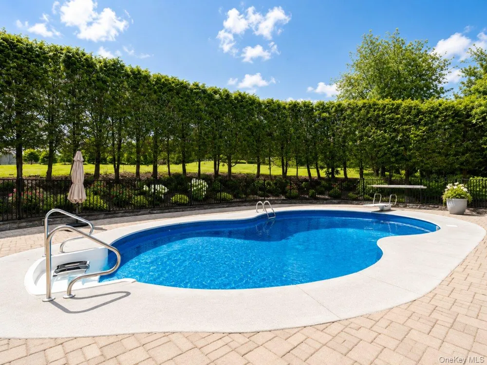 4 Shana Lane Mahopac, NY 10541