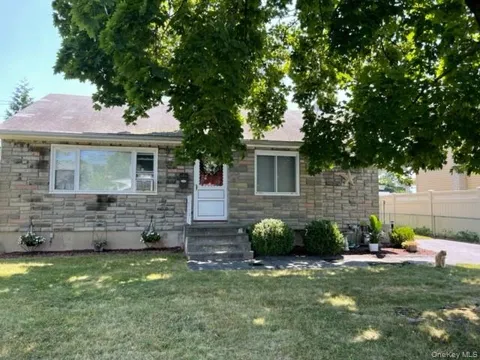 8 Rochelle Court