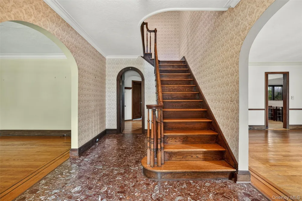 297 E Devonia Avenue Mount Vernon, NY 10552