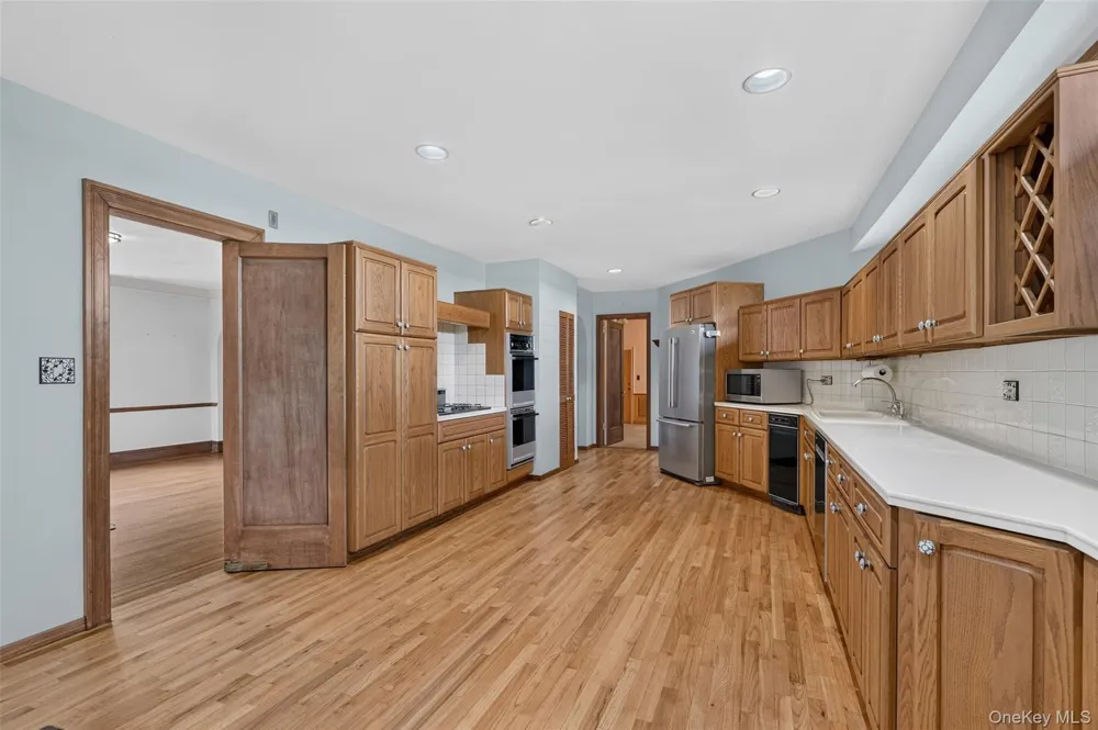 297 E Devonia Avenue Mount Vernon, NY 10552