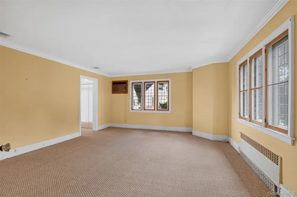 297 E Devonia Avenue Mount Vernon, NY 10552