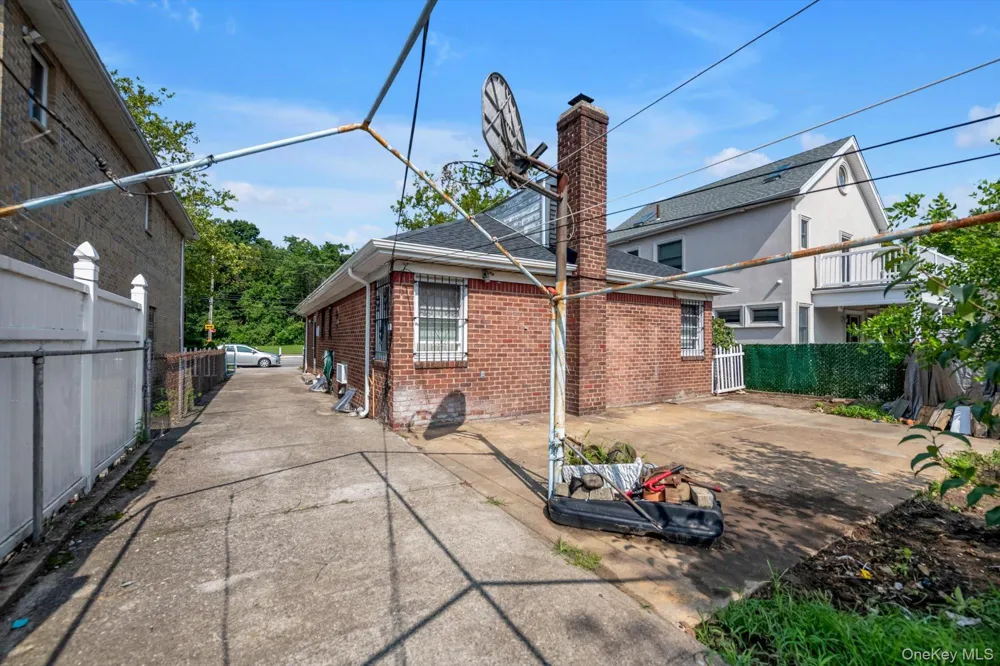 5011 175th Street Fresh Meadows, NY 11365