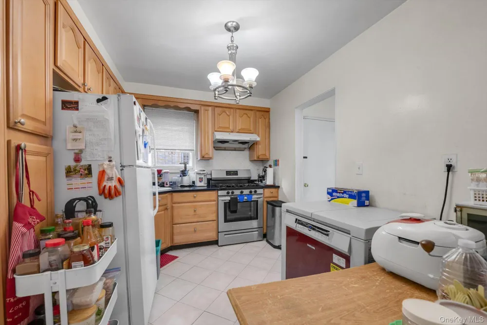 5011 175th Street Fresh Meadows, NY 11365