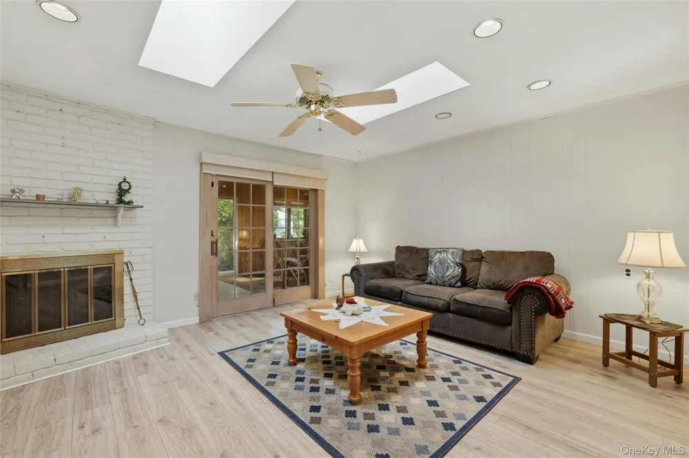 12 Kenny Street Hauppauge, NY 11788
