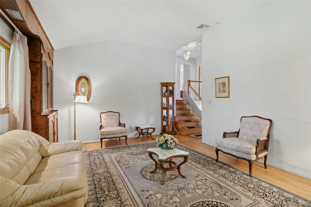 12 Kenny Street Hauppauge, NY 11788